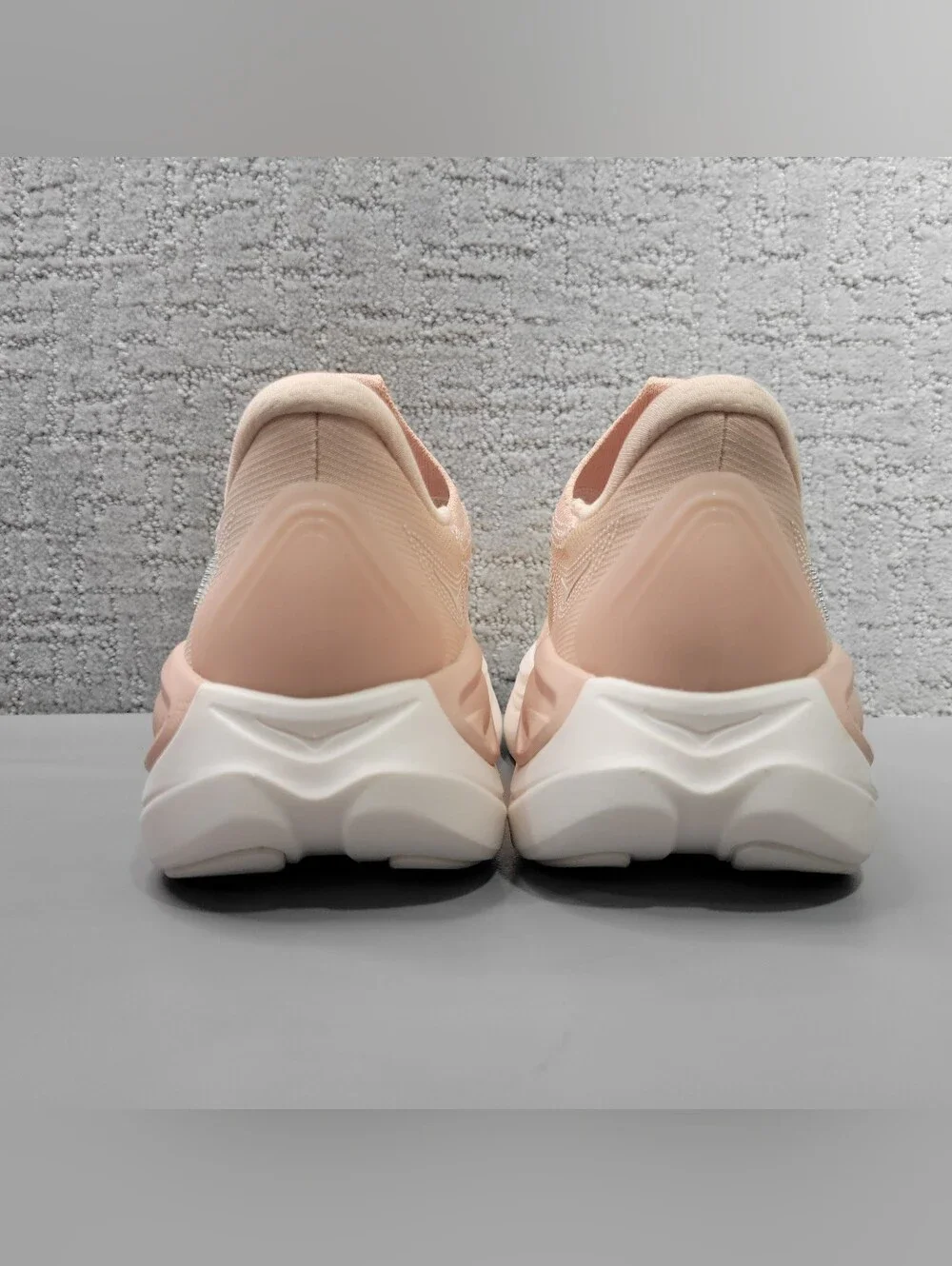 Hoka Skyward Laceless Women's Size US 7B Rose Latte/Rose Cream Recovery Shoes
